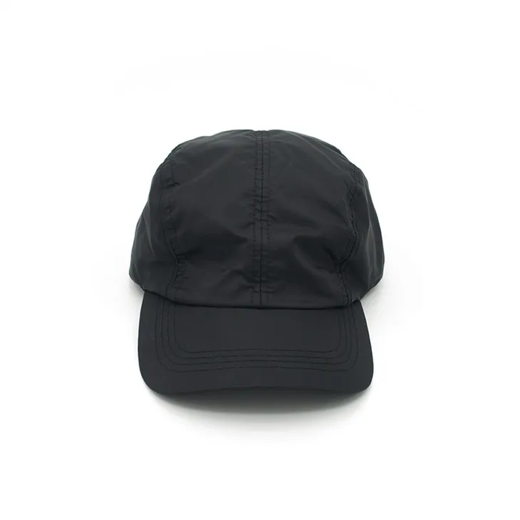 سیاہ پالئیےسٹر کیپس