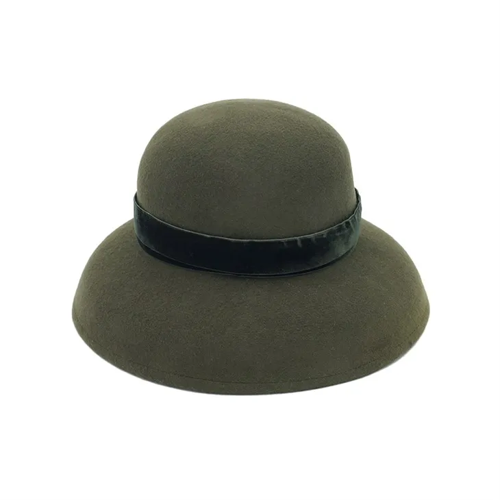 سیاہ سبز اون کی ٹوپیاں