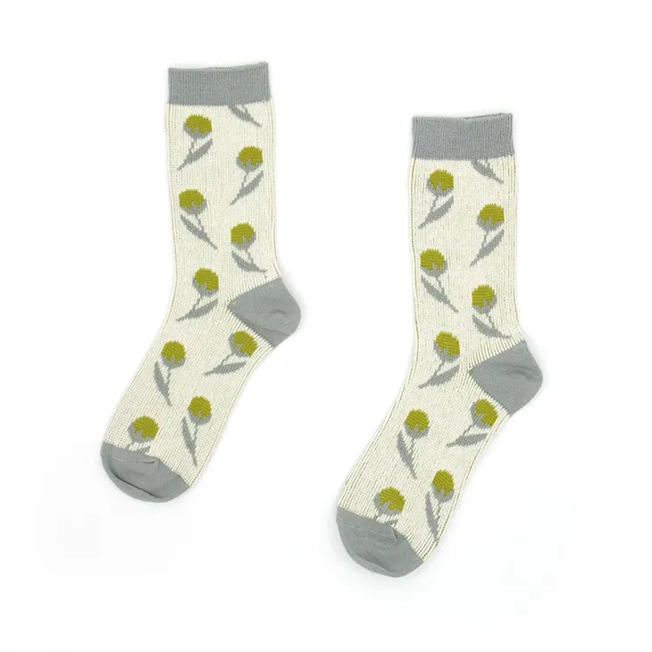 ایمبرائیڈری کاٹن موزے۔