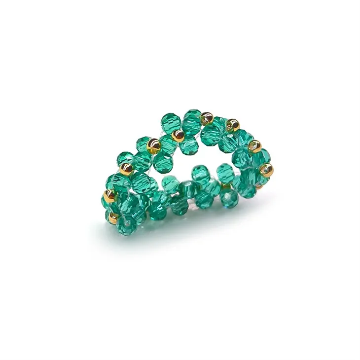 سبز پرتوں والی انگوٹھی