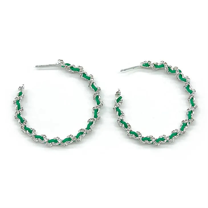 سبز قیمتی پتھر کی بناوٹ والی بالیاں