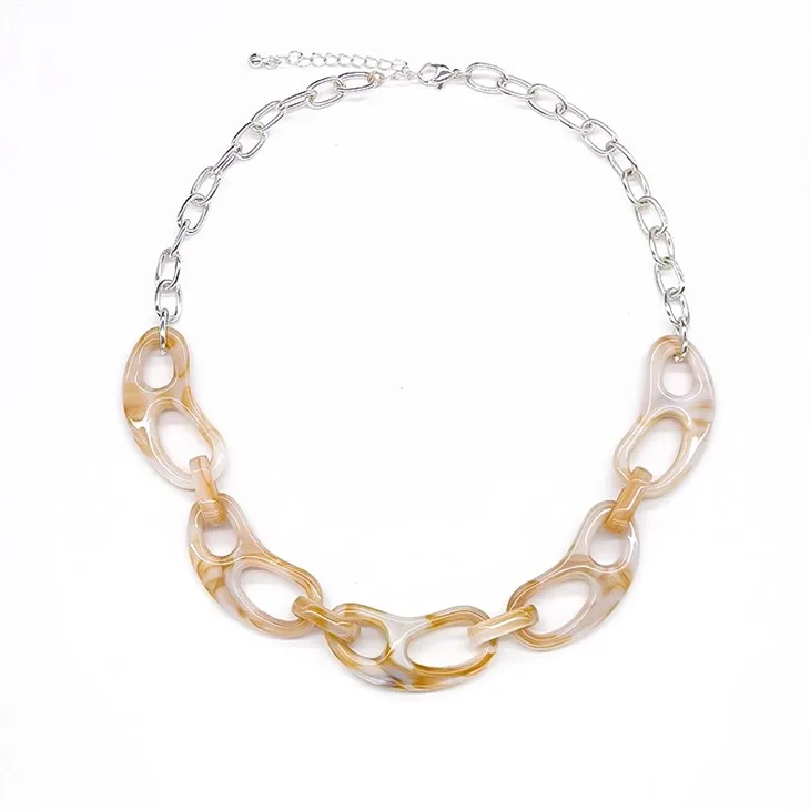 سلور بولڈ ہار